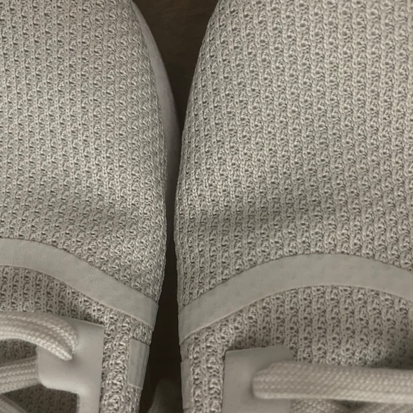 Authentic Adidas grey and gold sneakers size 9 unisex - Picture 6 of 9